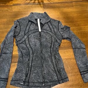 Womens size 8 Lululemon zip up